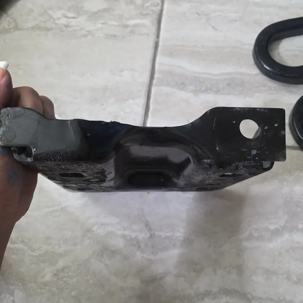 2020-2023 Chevrolet Silverado‎ 2500 3500 Front Right Bumper Bar Bracket 84568470